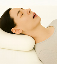 首への体圧が首筋肉を圧迫している様子